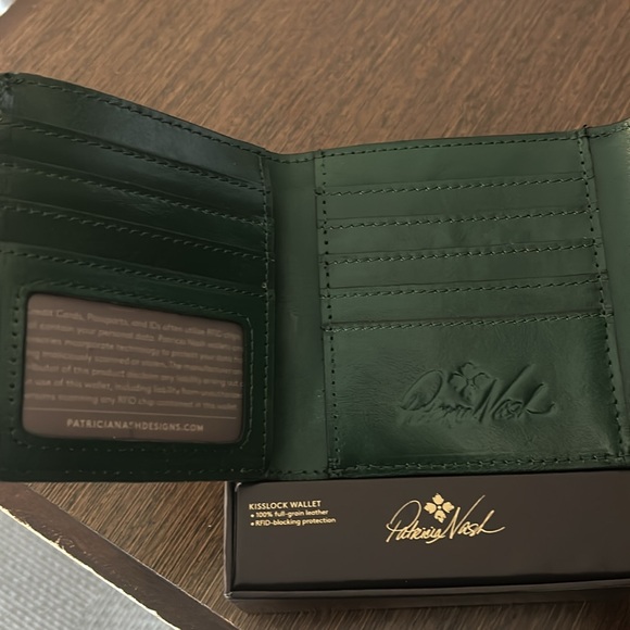 Patricia Nash Kisslock Wallet - Picture 5 of 6